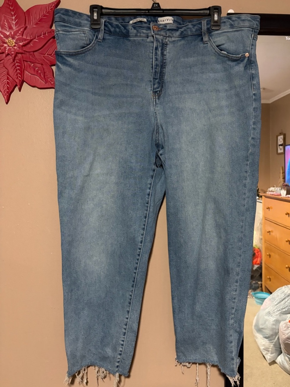 Ava & Viv Light Blue High-Rise Cropped Straight Jeans with Frayed Hem